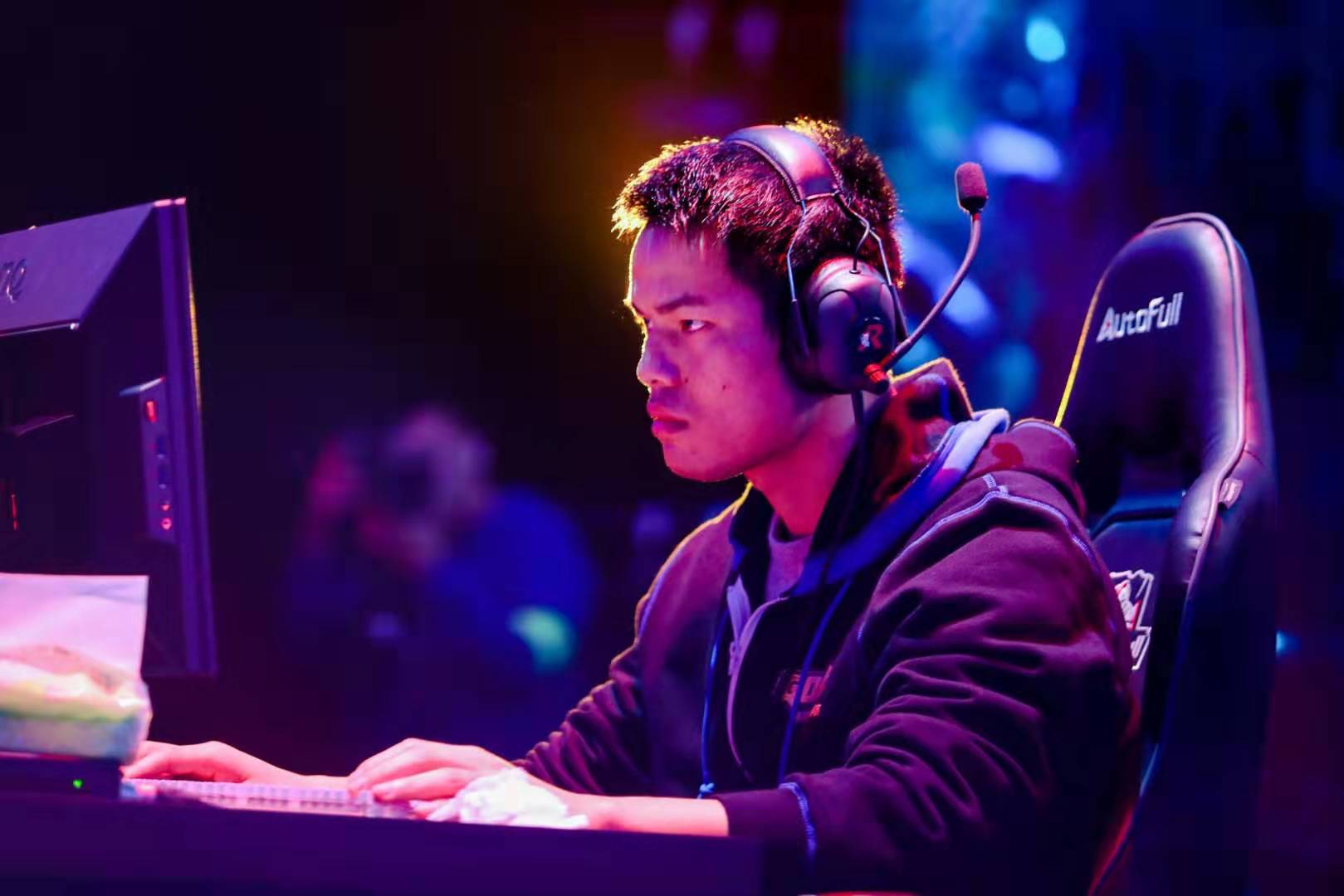 单打比赛中 单打比赛中