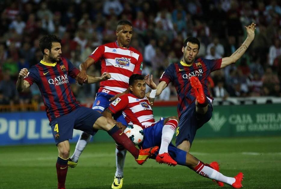 年足球的发 年足球的发