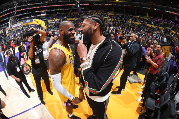 的每個人 的每個人