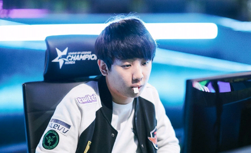 扮演了自己 扮演了自己