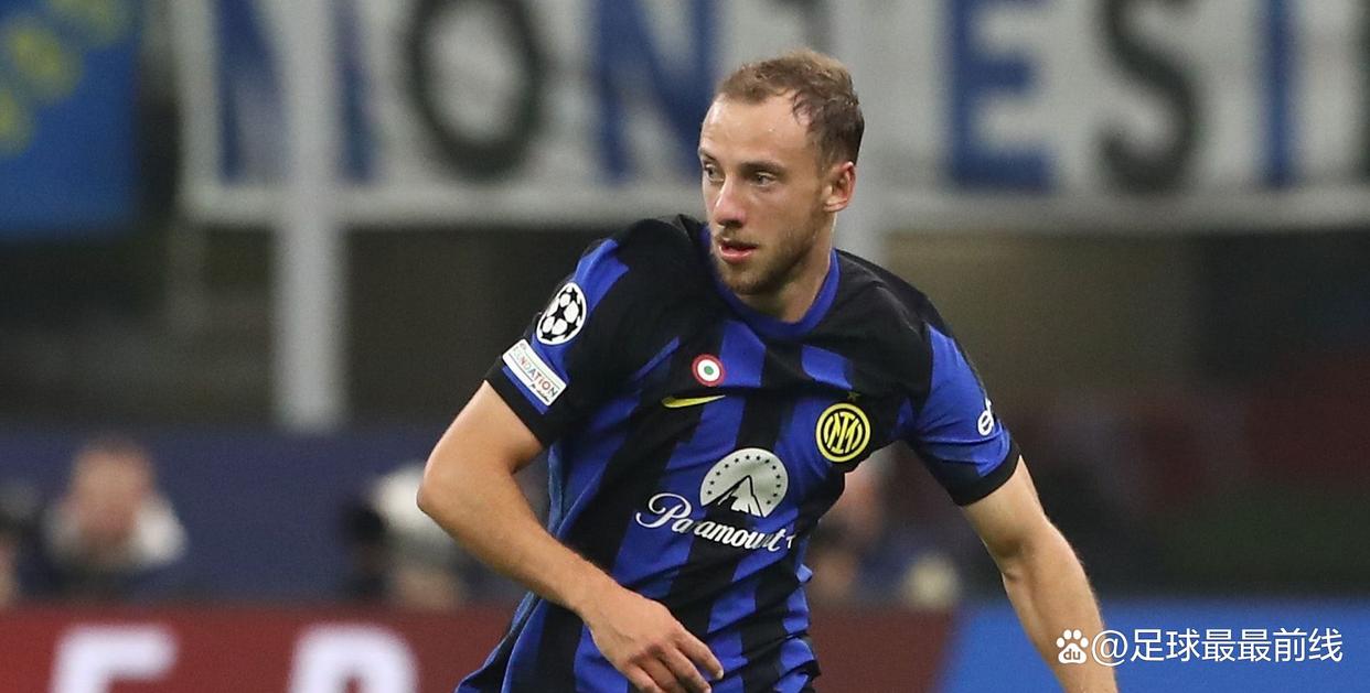 后腰回撤形 后腰回撤形